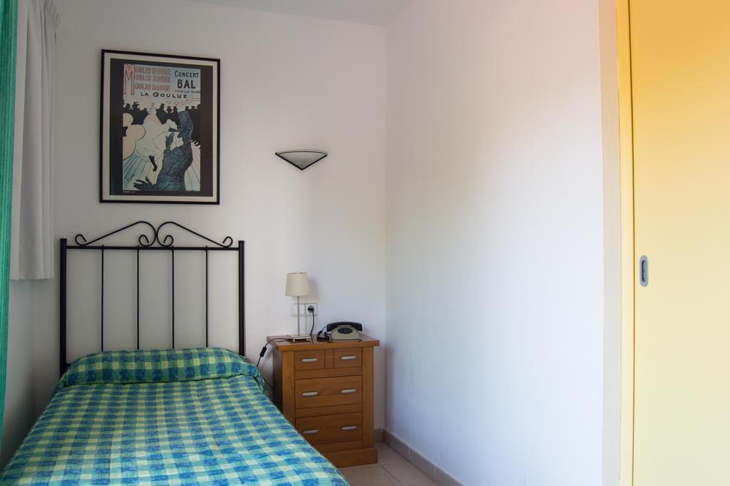 Hostal Rosales Es Pujols Rom bilde