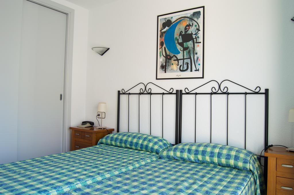 Hostal Rosales Es Pujols Rom bilde