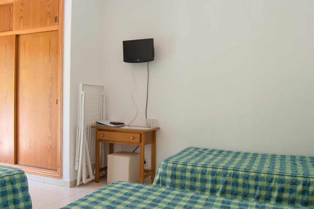 Hostal Rosales Es Pujols Eksteriør bilde